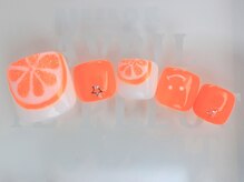 ネイルサロン あかねいろ/夏色　手描きフット　オレンジ