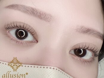 アリュージョン 京都駅前店の写真/ナチュラルに洗練された大人女性に"似合うこだわりの眉毛とまつげパーマへ"自然な仕上がりに好感度◎