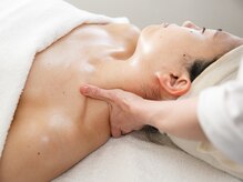 ナチュラルカラーズ たまプラーザ駅前店/Step３：デコルテマッサージ