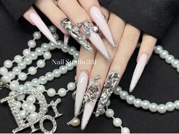 サンサンイチ 関内店(331)の写真/【お爪の形や長さに自信がない方にも◎】全てのコースに追加料金なしで補強ジェルを使用した美フォルム形成