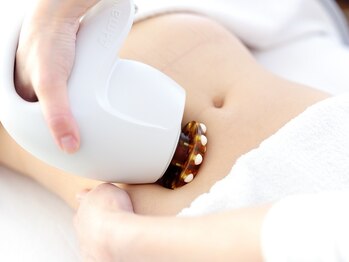 シュシュ エステティックアンドヨガ(chouchou esthetique&yoga)の写真/なかなか取れない硬い頑固なお腹&がっしり太ももの脂肪が気になる方に◎拘りのマシン4台を駆使して脂肪燃焼