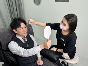 眉ラボ 京都烏丸店の写真/【烏丸駅徒歩1分/メンズ眉毛サロン】メンズ眉毛サロン初めての方多数ご来店☆丁寧で優しいカウンセリング◎