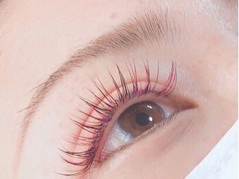 ラソベース(Lazos.Base)の写真/【豊富なカラーの中からお選び下さい◎】カラーエクステで、グッと垢ぬけた印象に♪可愛い目元に変身！