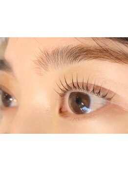 ナチュラル上品な目元にしたい