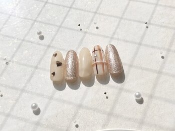 プティ アイビューティ 京橋店(peTiT eyebeauty)/チェックネイル シンプル