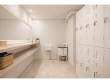 シャンティティスタジオ(shantiti studio)/清潔感ある更衣室