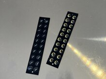 ヒント アイ(hint eye)の雰囲気（ニュアンスデザインの耳ツボジュエリーも取り揃えてます）