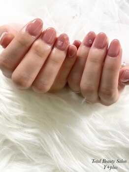 ワイプラス(Y + plus)の写真/シンプルなネイルにワンポイントでこだわりを★