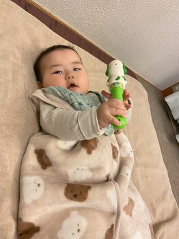 子育てママの整体サロン/施術中のお子様の様子