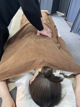 リラスマイル　全身もみほぐし【もみほぐし/肩こり/足つぼ/ヘッドスパ】の写真/【重だるい腰の痛みをスッと解消◎】本格全身もみほぐしでお悩みを改善♪腰中心のもみほぐし60分3,880円★
