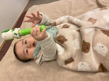 子育てママの整体サロン/施術中のお子様の様子