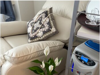 エイチツーコネクト ガレリア 乃木坂(H2-ConnecT GALLERIA)/水素吸入【首こり/肩こり/腰痛】