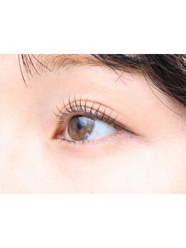 ナチュラル上品な目元にしたい