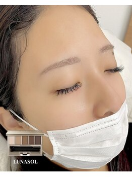 ベル(Bell)/大人気!平行眉で大人っぽく