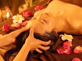 モモ 博多店(MO_MO_)の写真/頭の疲れを解消！極上のヘッドスパで頭のツボを刺激して血行促進！目の周り・頭の重さ・首肩のコリにも◎