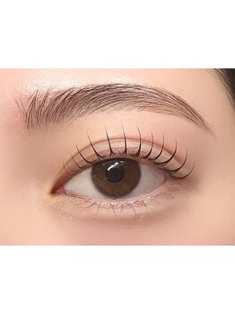 ナチュラル上品な目元にしたい