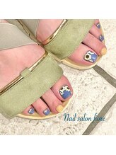 フィオーレ(fiore)/ブルー&手描きひまわり 夏ネイル