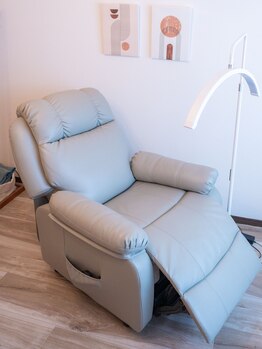 アトリエマッジョ(Atelier Maggio)/サロン内*フット席