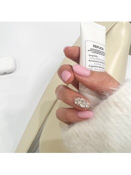 ムーイ 外苑前(mooi.)/matte pink