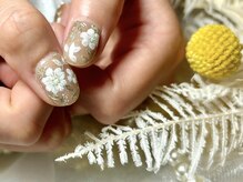 サロンドフォーエイチ(salon de 4H)/ホワイトフラワーネイル☆