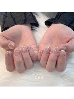リッシュ(RICHE)/ふんわりチークとラメネイル
