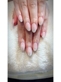 大人女子の上品ネイル6000円