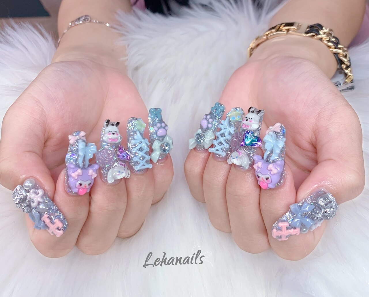 2025年秋トレンド】スーパーロングのネイルデザイン集｜人気順