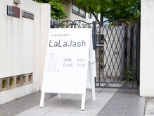 この看板が目印です。