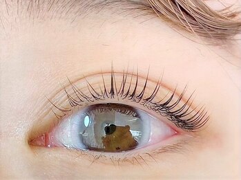 アリス アイラッシュマジック 元町店(ALICE eyelash magic)の写真/まるで自まつ毛のような自然な仕上がりの目元がトレンド！！こなれ感あるオシャレ上級者を目指す方へ★