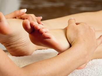 エルドットサナ(L.sana)の写真/フットケアしながらたまった疲労/むくみ/冷えの改善に＊リンパをほぐして足先から血行を改善し代謝UPにも♪