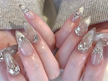 フジ 大塚(FUJI)の写真/【持ち込み大歓迎◎】豊富なカラー・パーツとデザインも多数ご用意!長さ出しで華やかさUP、魅せる指先に♪