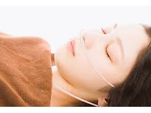 しあわせ健康道場ミラクルの雰囲気（※吸入イメージです。実際はソファーに座って吸入いただきます。）