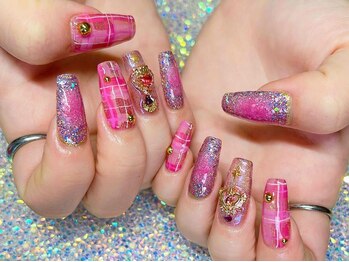 ネイル ルーム ヤミー(Nail Room YAMMY)の写真/ ロングネイルや派手目が好きな方はもちろん、自爪が伸ばせない方や自然に少しだけ長さ出ししたい方にも◎