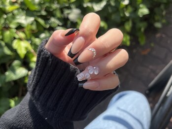 エム ネイル 本店(M Nail)/★黒フレンチ×エンボスネイル★