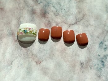 ミーム(meme)/フラワーフットネイル