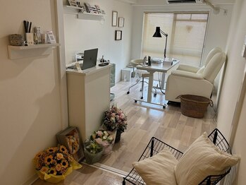 ネイルスタンド ツキイチ(NAIL STAND)の写真/【完全プライベートサロン】月１回のご褒美にモチの良い当店で、ご理想の爪を叶えに来てください☆
