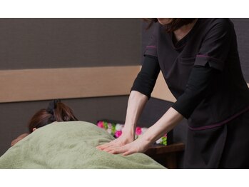 サクラ(sacra)/施術していきます