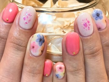 フラワーネイル。
