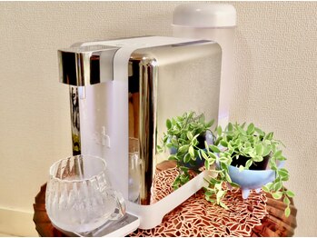 エイチツーコネクト ガレリア 乃木坂(H2-ConnecT GALLERIA)/水素水生成サーバー/胃~腸活