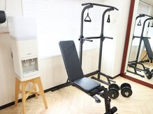 リフォート(Reffort)の雰囲気（姿勢改善、筋力向上のためのトレーニングスペース）