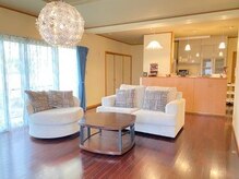 待合室はゆったりとした空間♪完全予約制