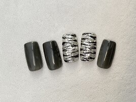 強めゼブラネイル