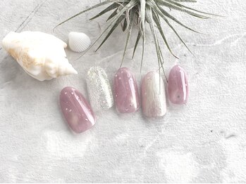 ジーシーネイル(G C nail)の写真/ナチュラルカラーも豊富！オフィスでも安心のデザインをご提案♪