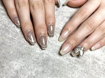 エレガネイル(elega nail)/白ラインフレンチネイル