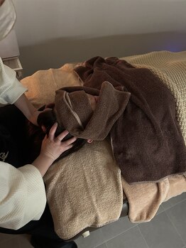 アイデザインブリンク(eye design BLINK)/ヘッドスパの様子