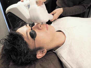 サクロス(Sacloth)/痛みを調整しながら照射致します