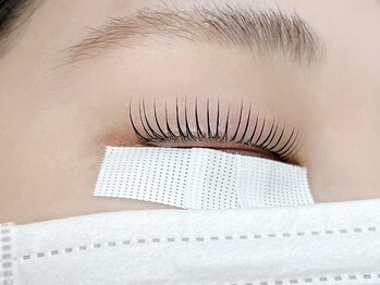 ロア(roa)の写真/一人一人のお目元や理想のお仕上がりに合わせたオーダーメイドデザインのまつ毛パーマ◎