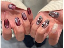 シー(SHE)/アシメントリーネイル