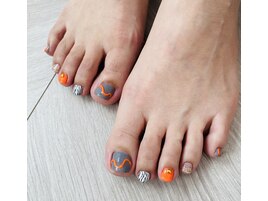 シンプルバイカラーネイル