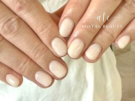 大人シンプル★アイボリーネイル